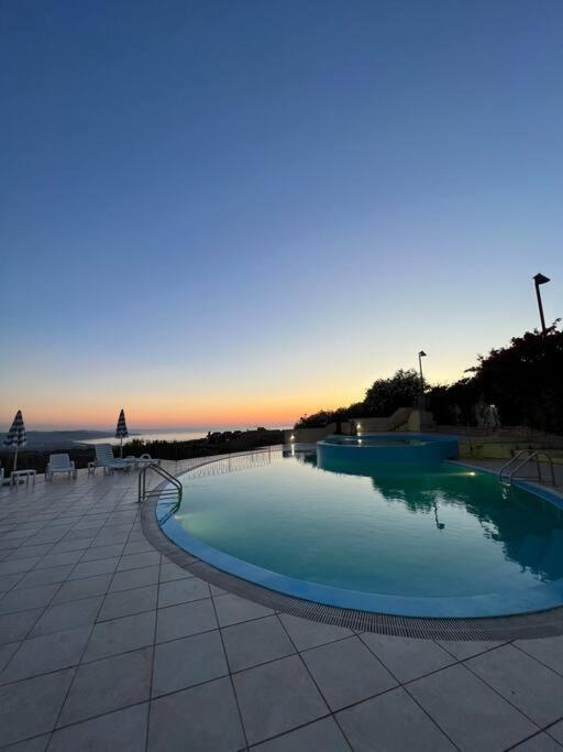 Casa Smeralda - Piscina E Vista Sul Mare! Trinita d'Agultu e Vignola Exterior photo